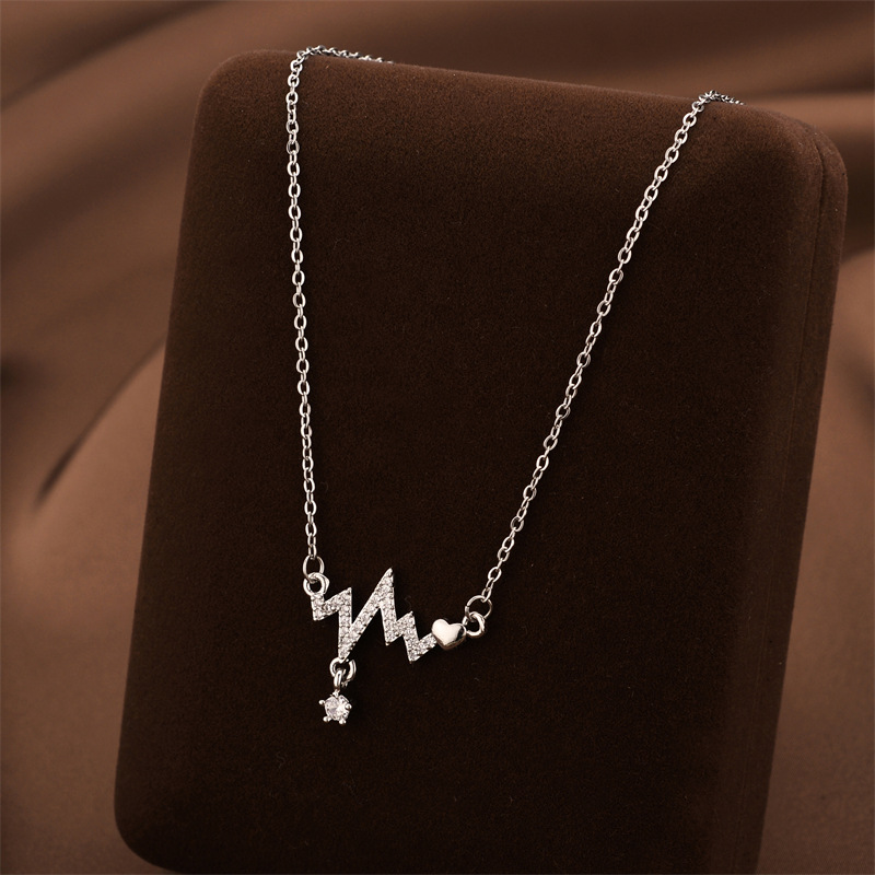 Fashion Necklaces with Mini Heart Necklace